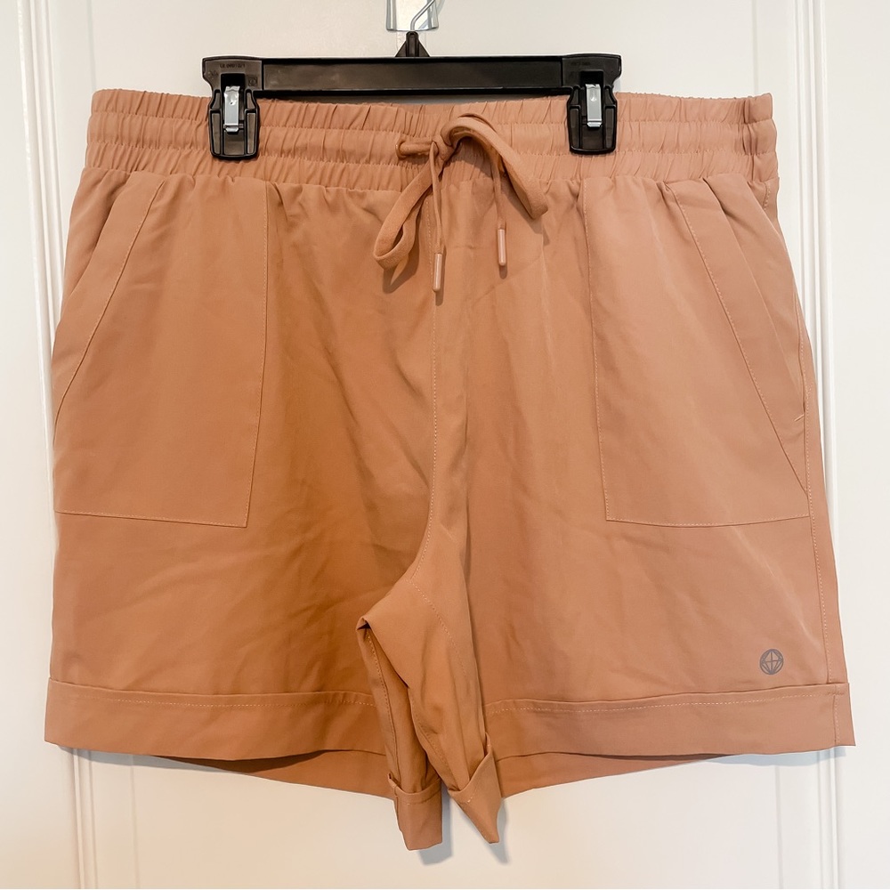 MONDETTA OUTDOOR tan drawstring shorts